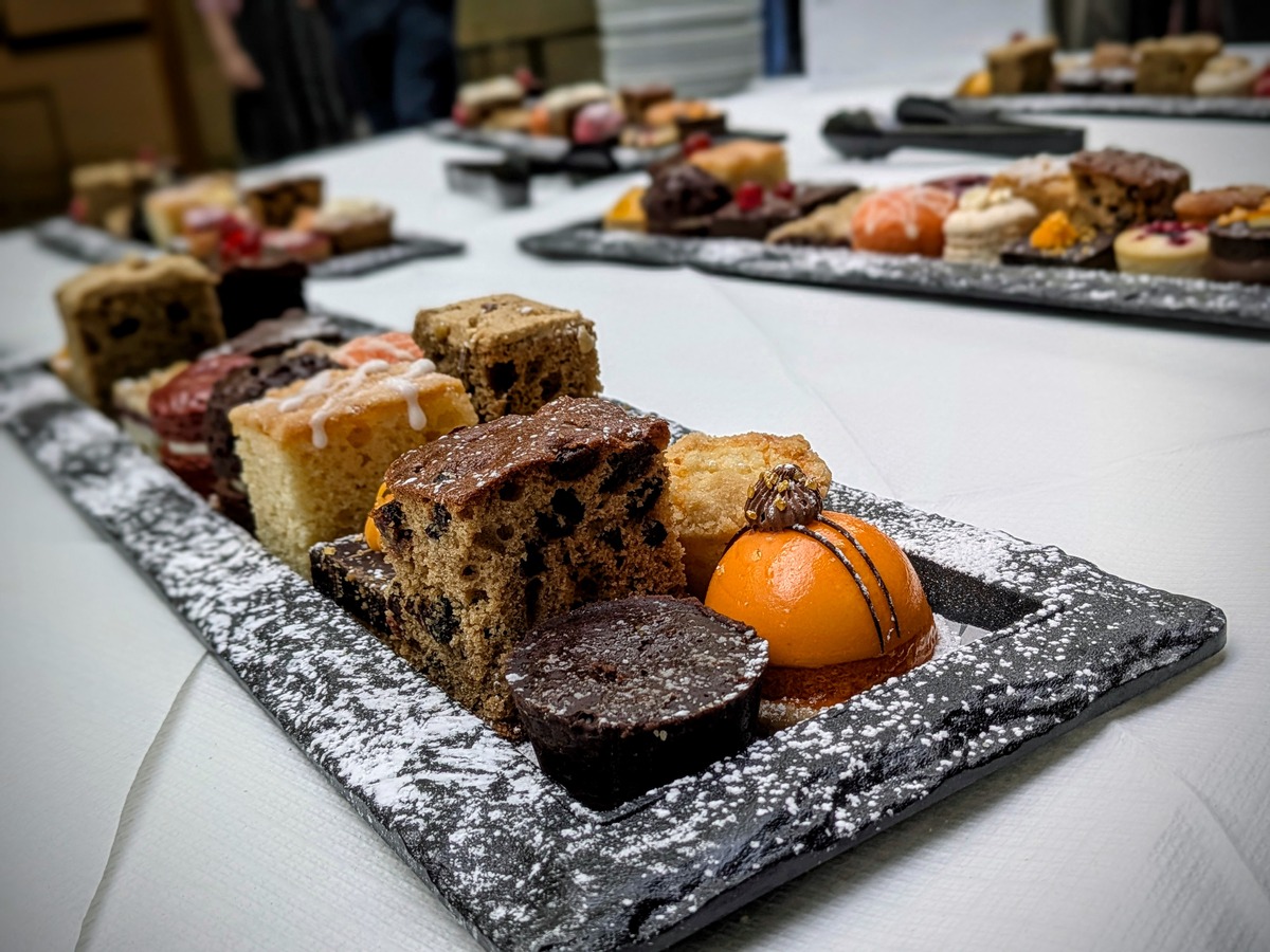 Small cakes