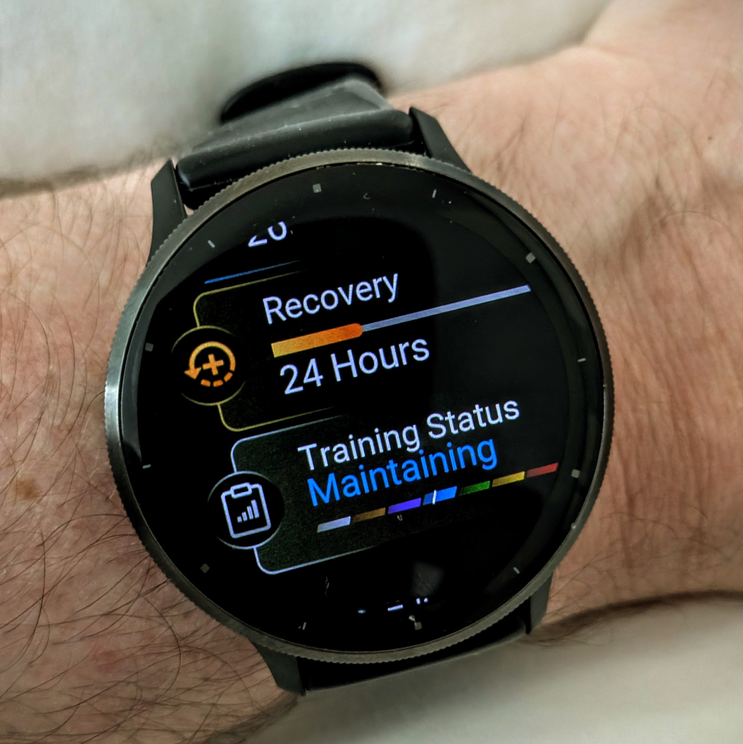 Smartwatch showing 24 hours recovery time and 'maintaining' load